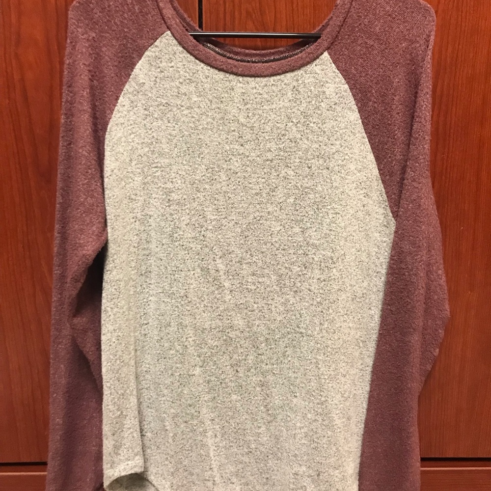 American Eagle long sleeve tee